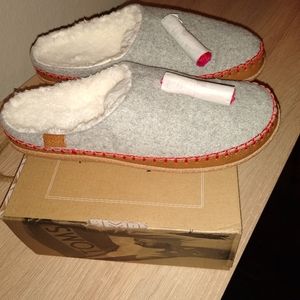 Tom Slippers Drizzle tassel slippers